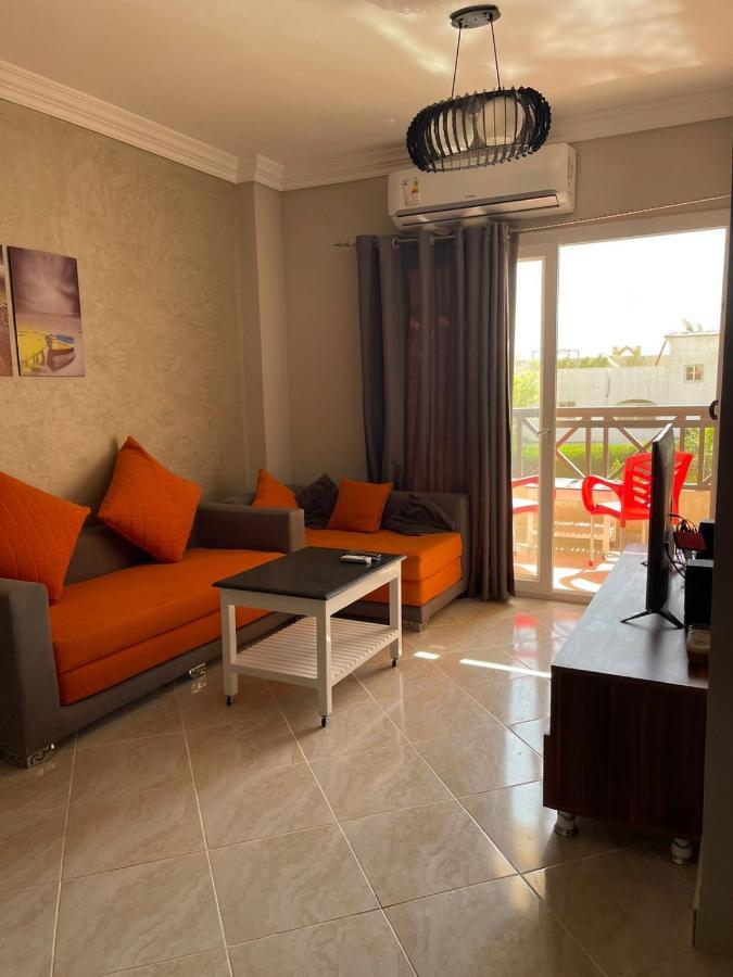 Apartment Two Bedroom At Sunny Lakes *