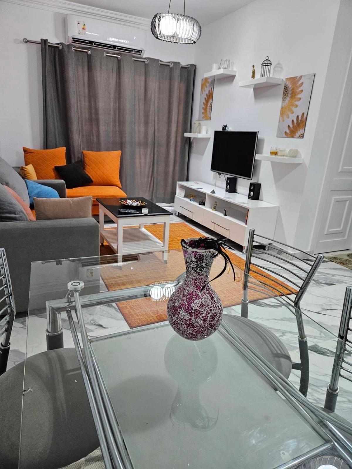Apartment Two Bedroom At Sunny Lakes *