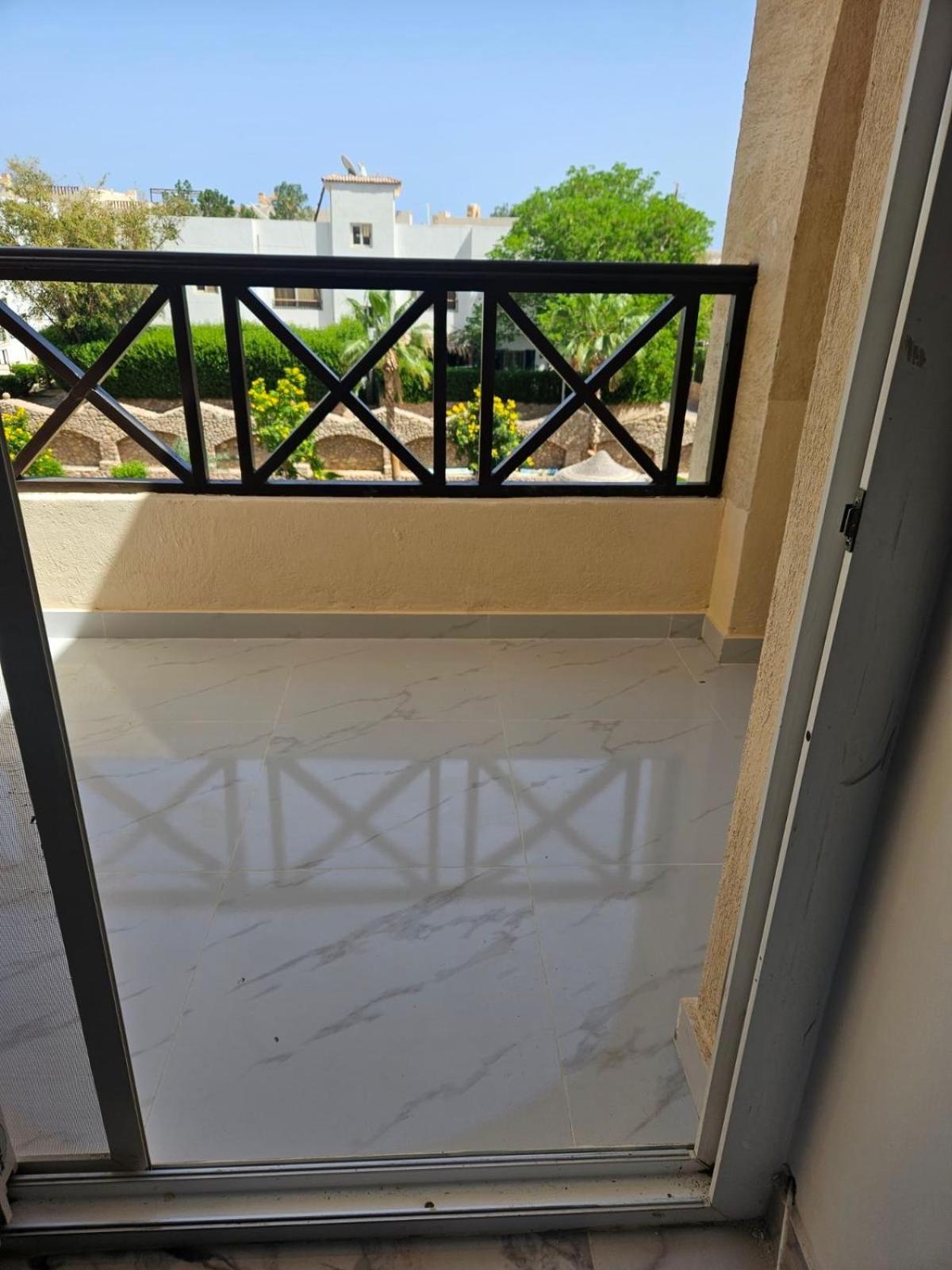Apartment Two Bedroom At Sunny Lakes *